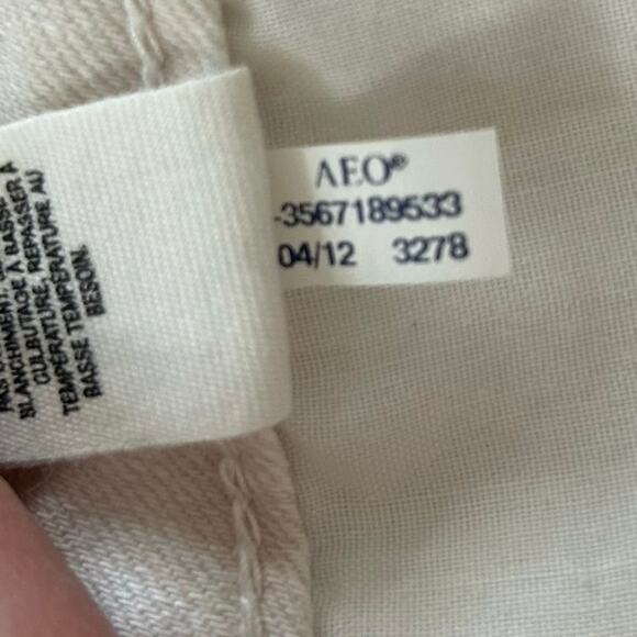 American Eagle Women Micro Denim Jean Shorts Stretch Floral Beige Preppy Size 8 - Picture 5 of 7